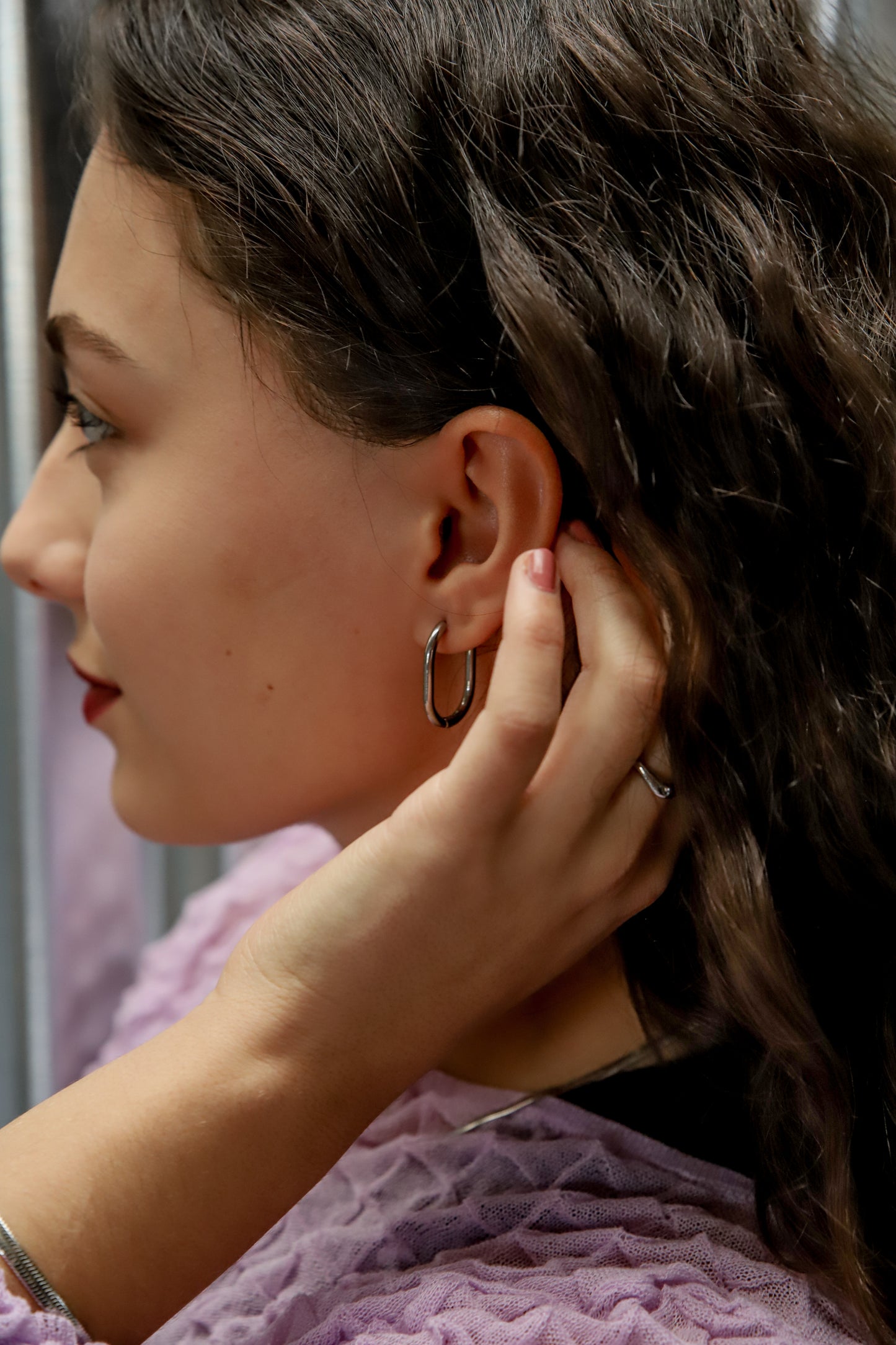 Oval Thin Hoops